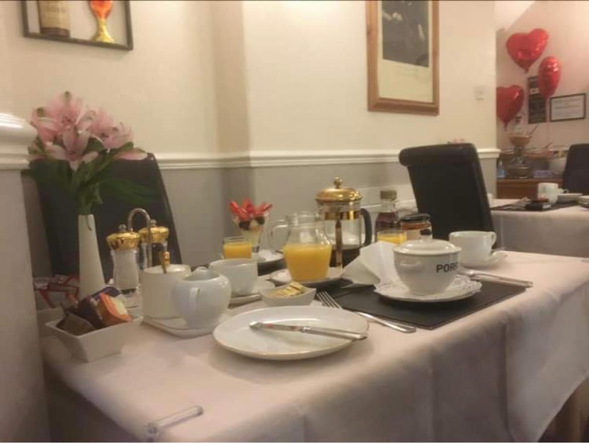 Crowndale Torquay - Exclusively For Adults Bed and Breakfast Buitenkant foto